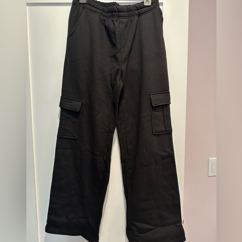 Aritiza inspired cargo sweatpants